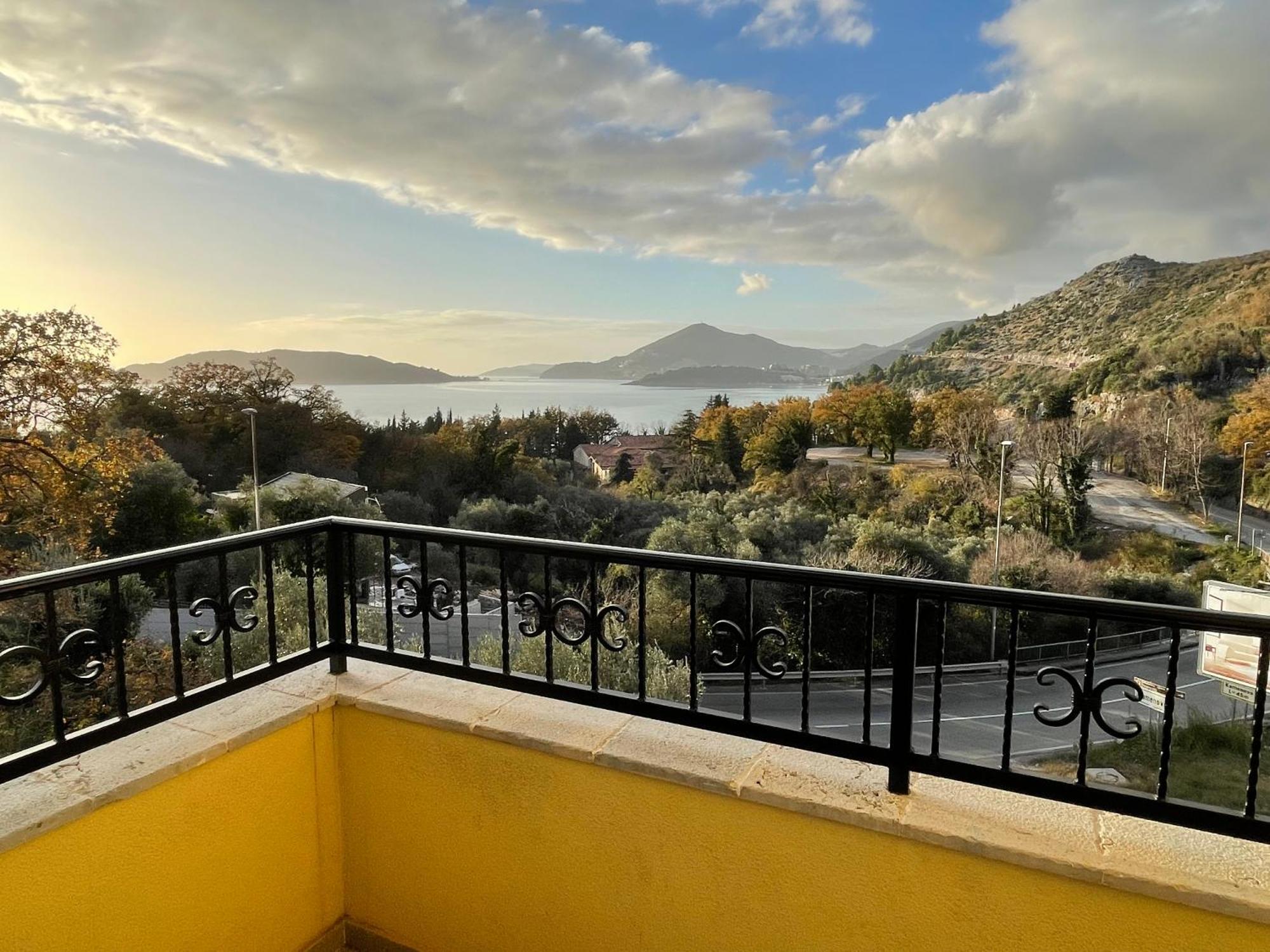Lux Apartment Amarin Pržno Zewnętrze zdjęcie